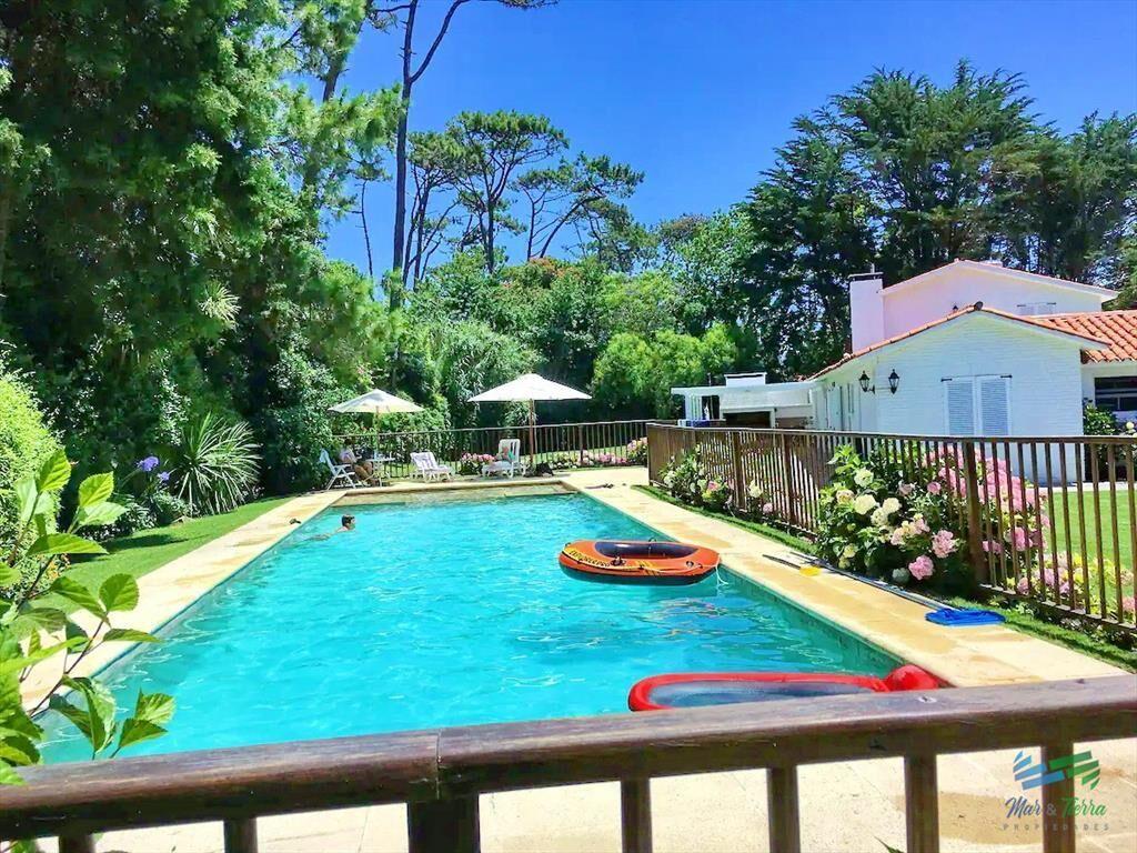 En venta casa 6 dormitorios con gran terreno y en