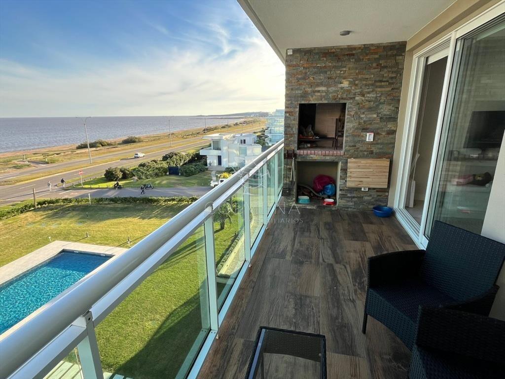 Apartamento en playa mansa con vista frente al