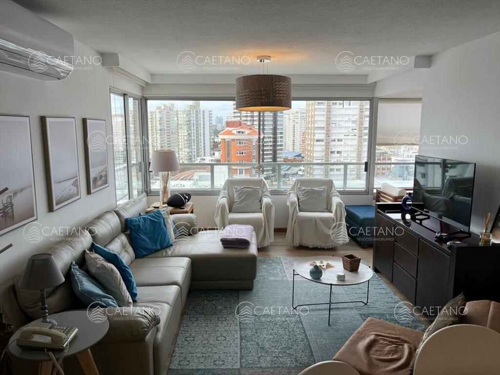 Departamento con vista al mar en Península, Punta del Este