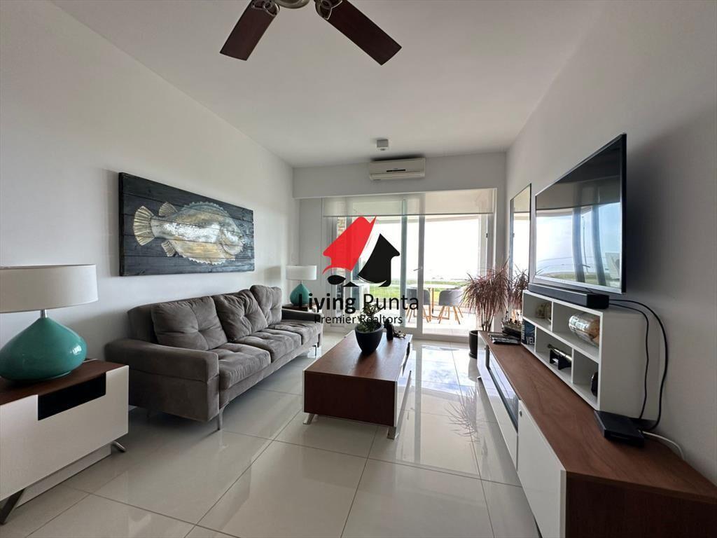 Vende departamento en Azure tower, playa mansa de