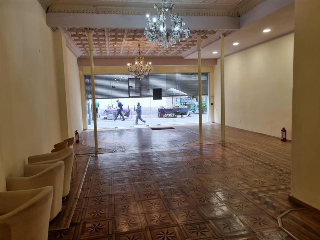 local - Peatonal Sarandi y Bartolome Mitre , 8 mts de frent