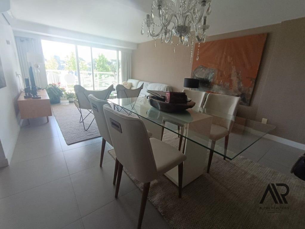 Apartamento De Tres Dormitorios Mas Dependencia En Venta...