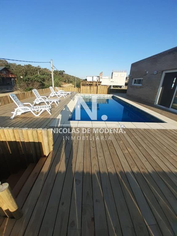 Casa en venta en zona en desarrollo a metros del