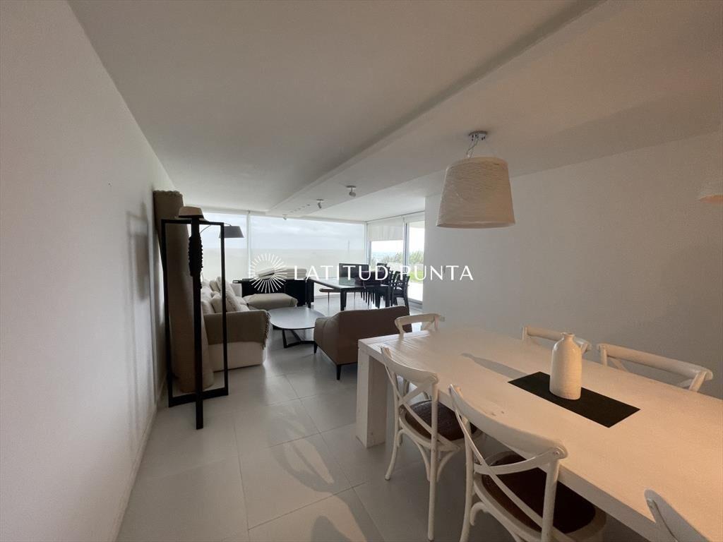 Apartamento frente al mar, 3 dormitorios más dependencia