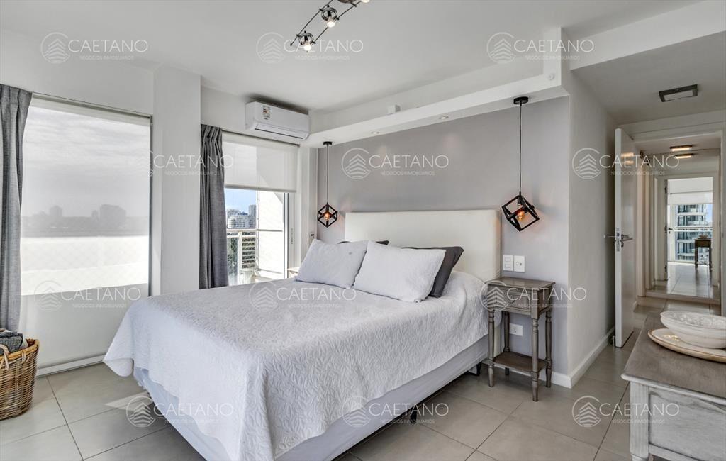 Apartamento de 3 dormitorios en alquiler de , del