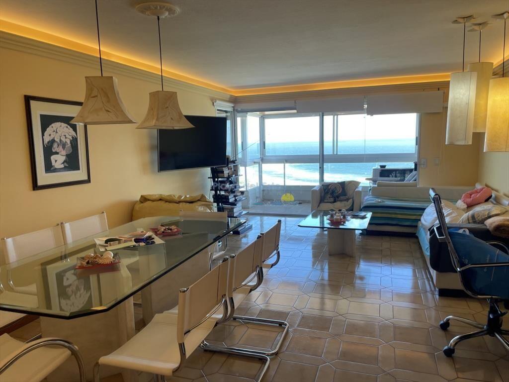 Apartamento de 3 dormitorios en Punta del este ,