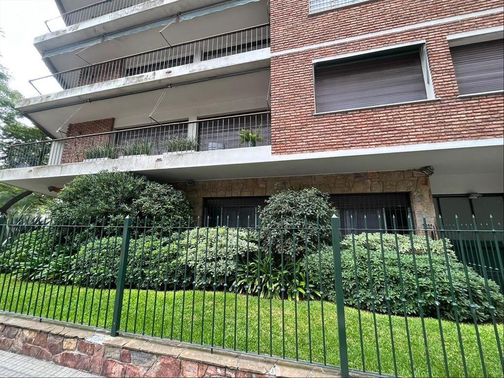 Venta Apartamento En Golf De 3 Dormitorios con Renta
