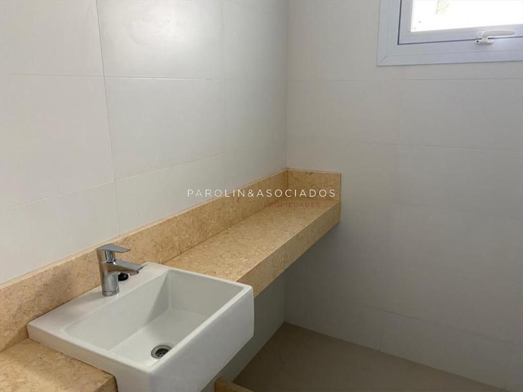 Apartamento en venta de 3 dormitorios en edificio