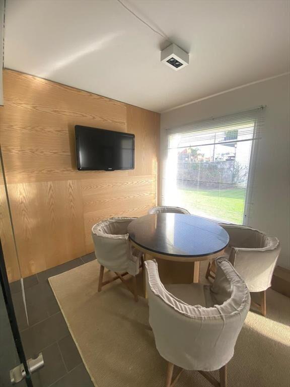 Casa en Carrasco 3 dormitorios y 3 oficinas. Para familia n