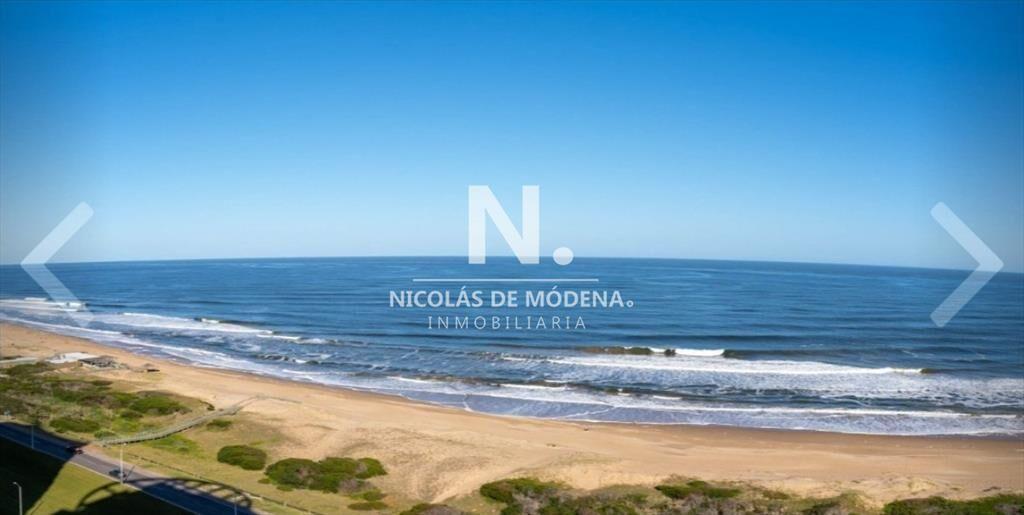 En venta apartamento con vista al mar de 3 en del