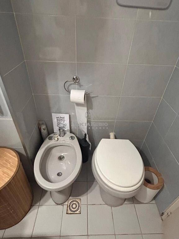 BERRO Y BARREIRO. PISO ALTO. BALCON. COCINA DEFINIDA, GC...
