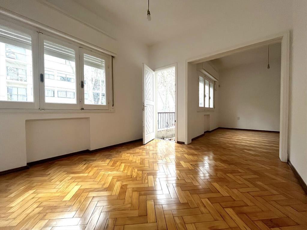 LA COMODIDAD DE UNA CASA! A SOLO 200 METROS DE LA RAMBLA!!!