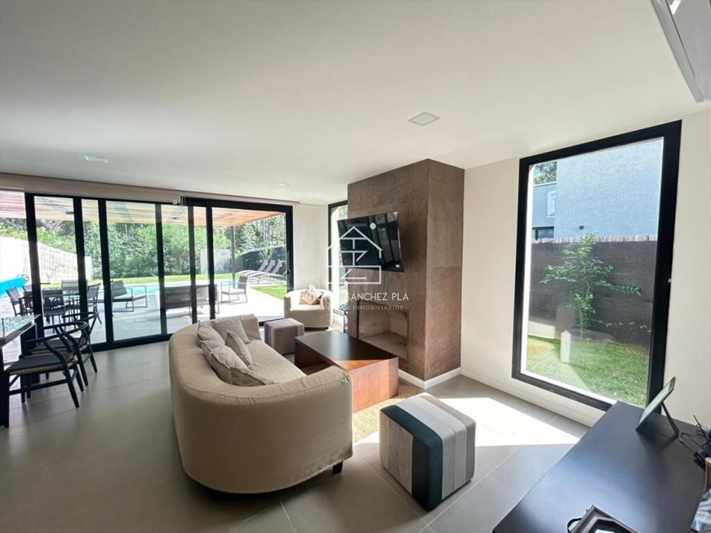 Venta casa cinco dormitorios Punta del este
