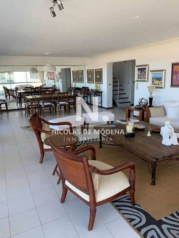 Apartamento en Brava PH con parrillero cerrado y