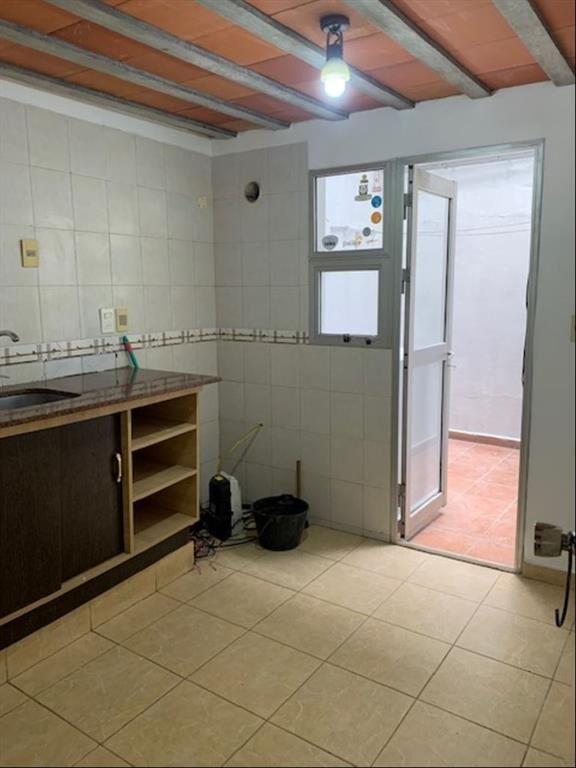 casa en venta La Comercial 2 dormitorios, estar patio