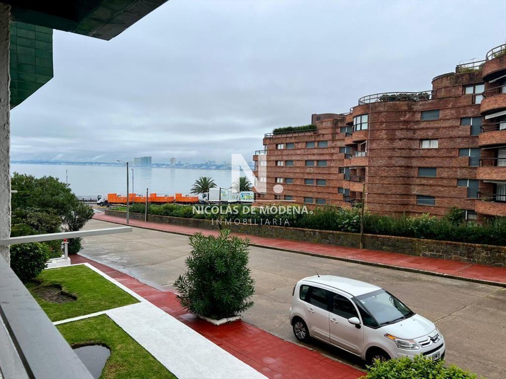 En venta impecable apartamento de 2 dormitorios,