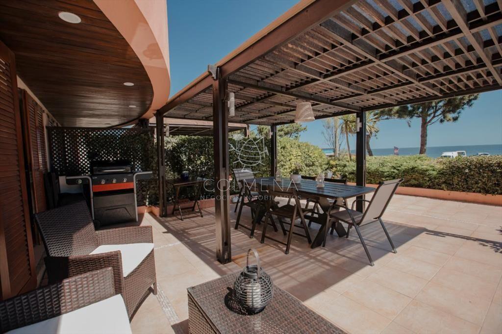 Apartamento en primera línea con vista y piscina