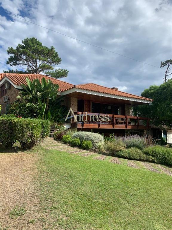 VENTA DE CASA DE 4 DORMITORIOS EN MANSA PUNTA DEL