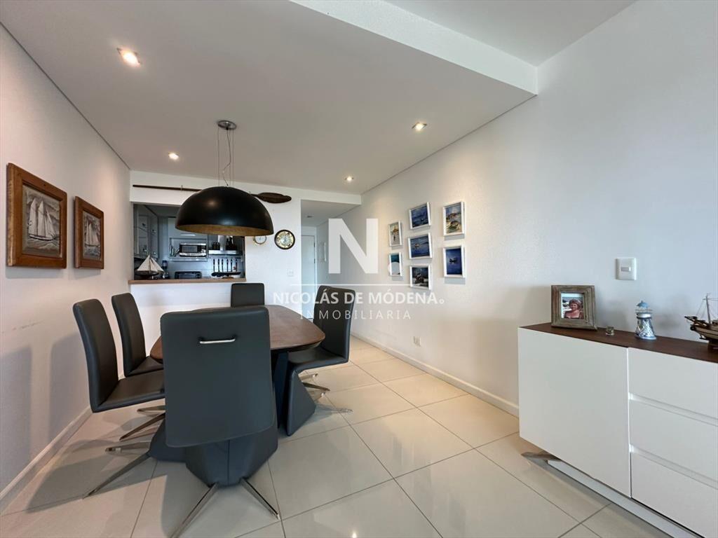 Vende departamento en Azure tower, playa mansa de