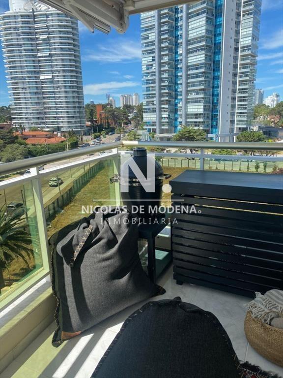 Departamento de 3 dormitorios en venta en Coral