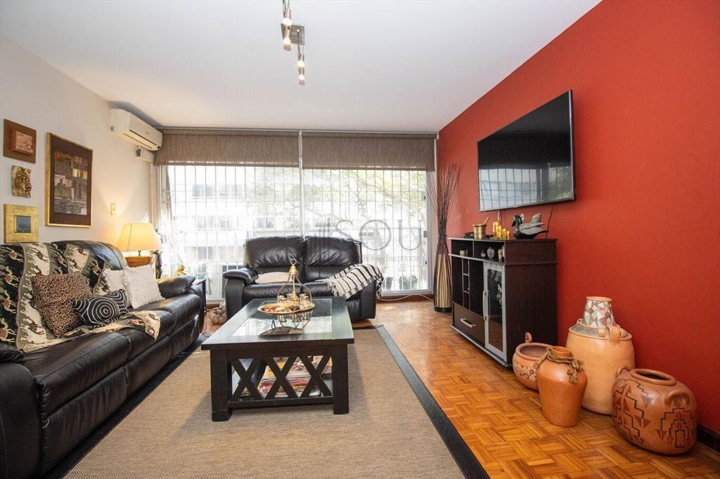 Venta de apartamento en Punta Carretas 3 dormitorios servic