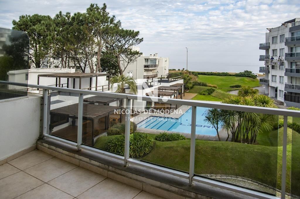 Departamento en venta a metros de Playa Mansa