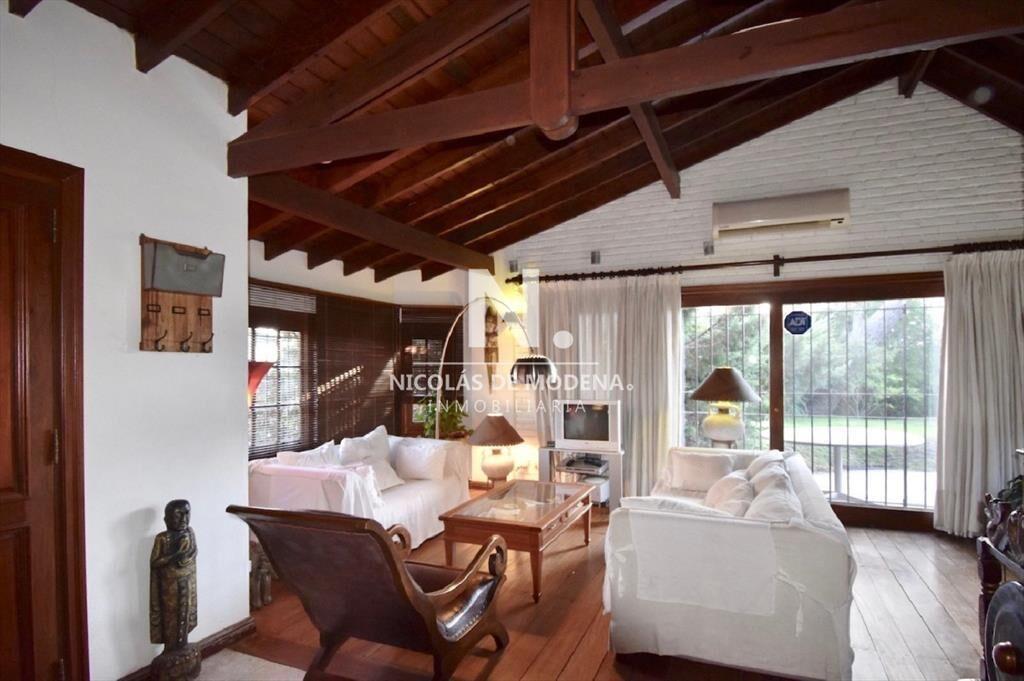 Casa en Playa Mansa de Cuatro Dormitorios en Alquiler Punta