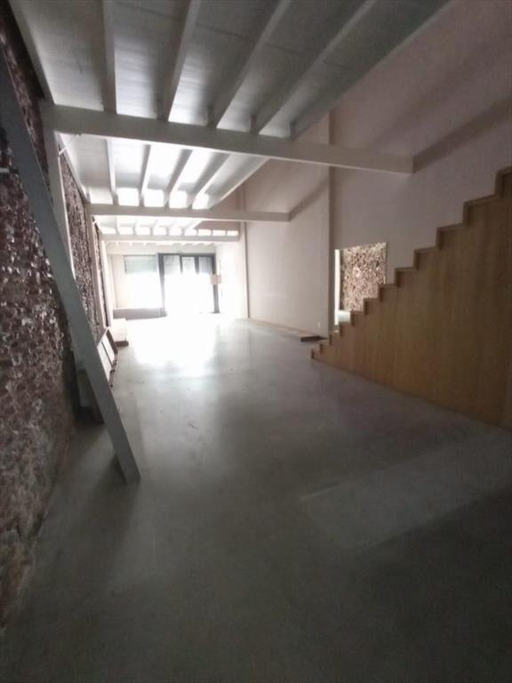 Sarandi y 33, 220 m2, doble altura, 7 mts de frente , nuevo