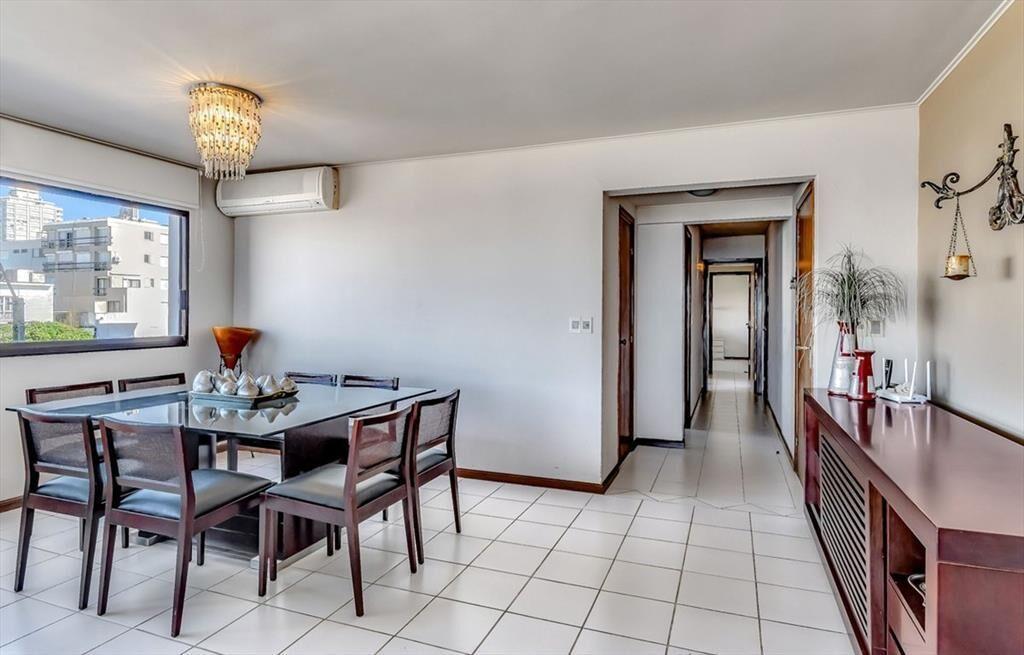 APARTAMENTO EN VENTA 3 DORMITORIOS FRENTE AL MAR.