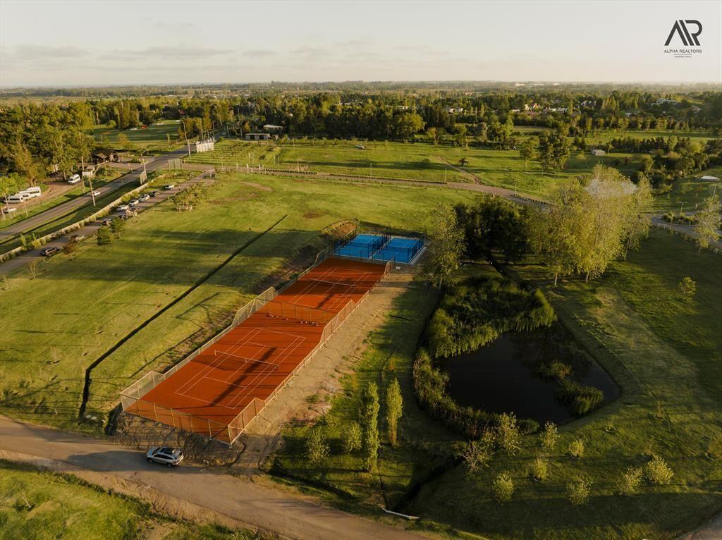Terreno en venta de 922m2 ubicado en Los Olivos de los H...