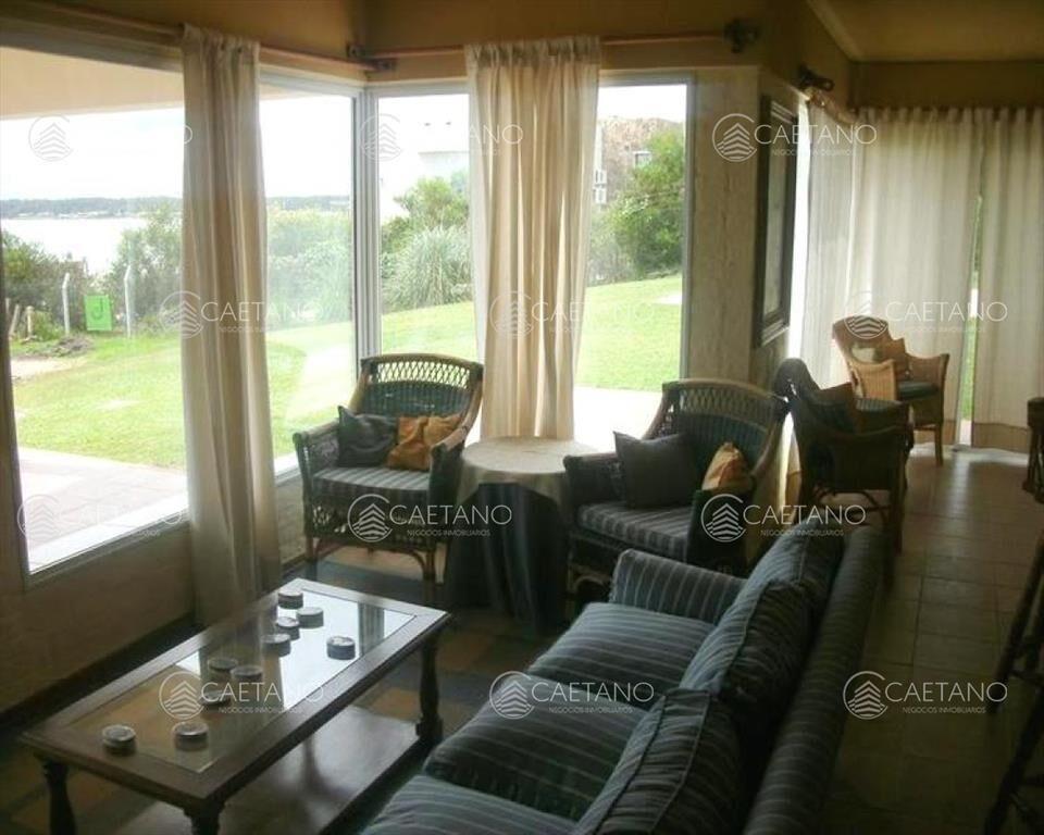 Alquiler Casa en Punta Ballena Cuatro Dormitorios