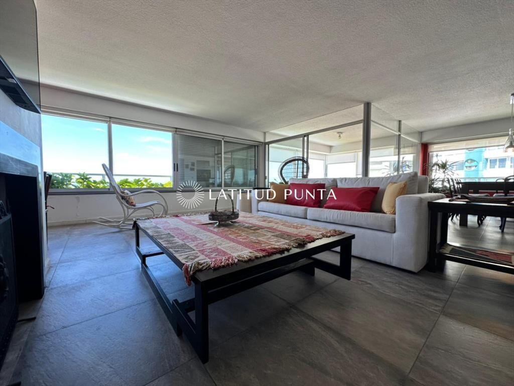 Apartamento en Torre Delfín, 3 dormitorios más