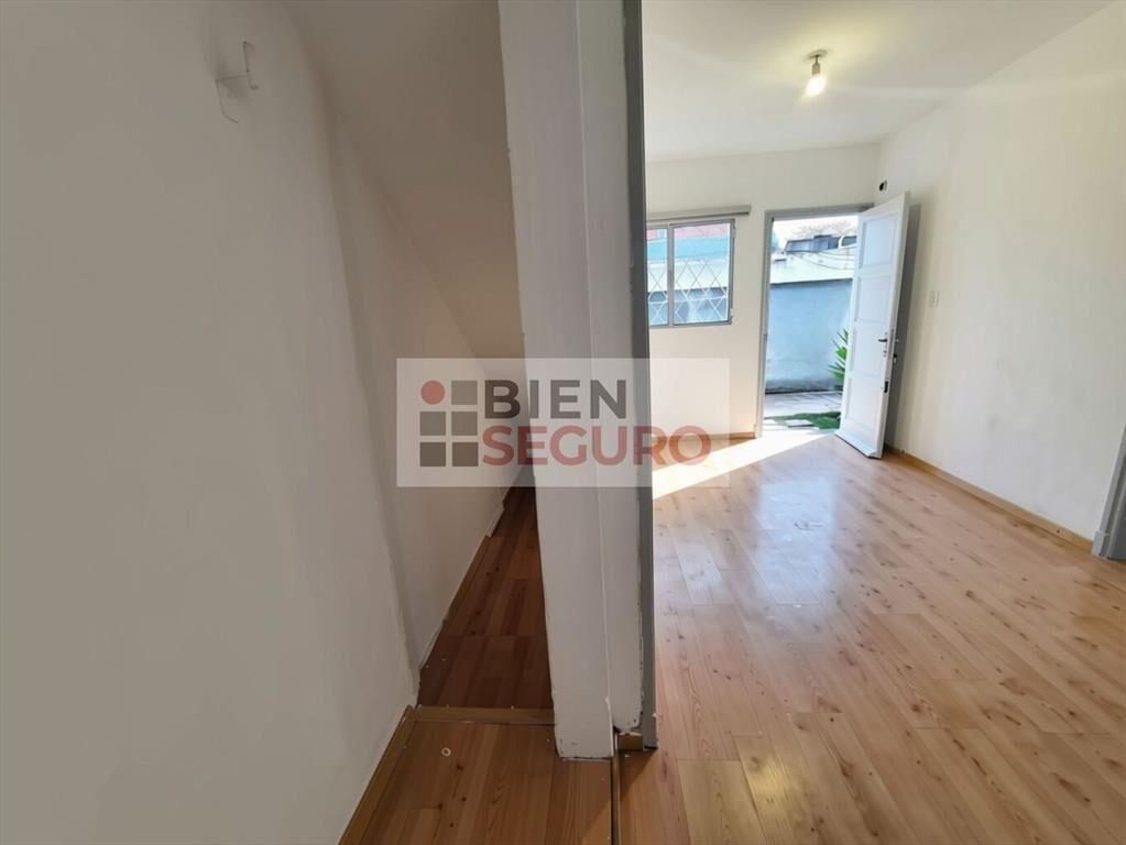 Cómodo apartamento de 1 dormitorio, con patio, en alquiler