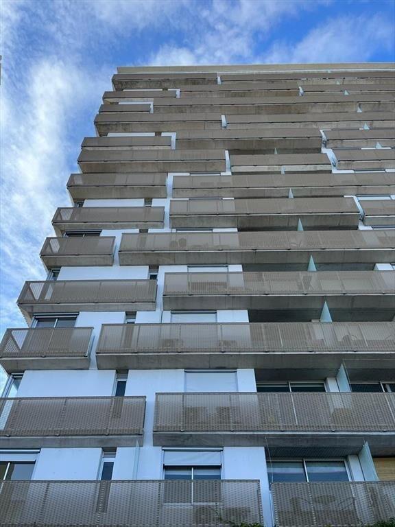 Apartamento en venta en Malvin de dos Dormitorios CON RENTA