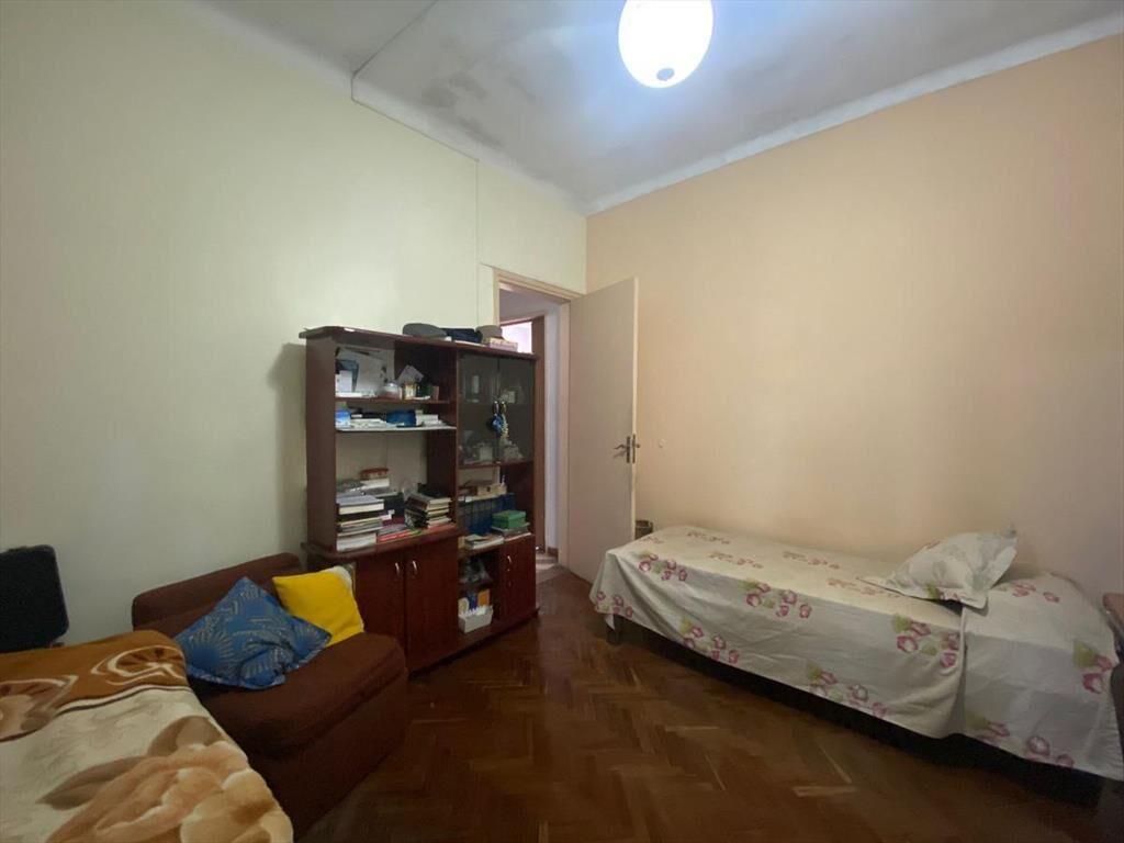 Casa en venta de 5 dormitorios mas monoambiente en Villa Es