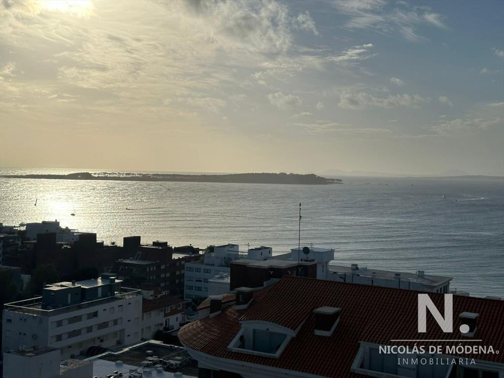 Vende apartamento de 3 dormitorios en Torre Gattas, Punta d