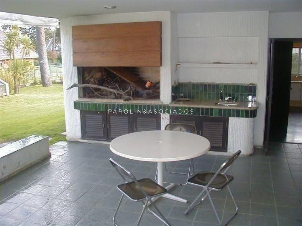 Casa en venta de 3 dormitorios en zona playa del