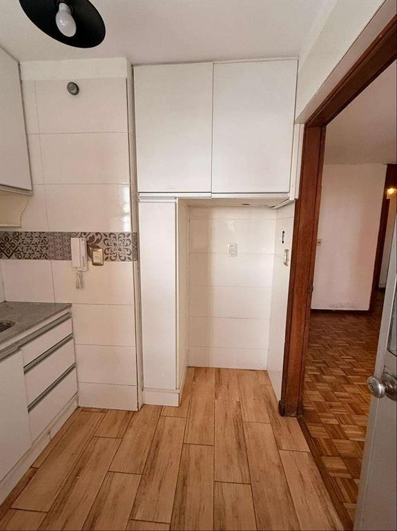 Apartamento al frente, 1 dormitorio, ubicado sobre Benito B