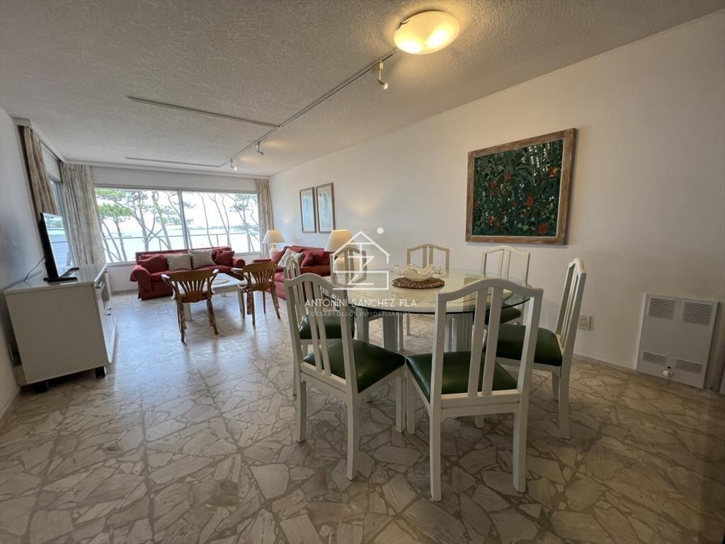 Apartamento en Mansa frente al mar - Punta del