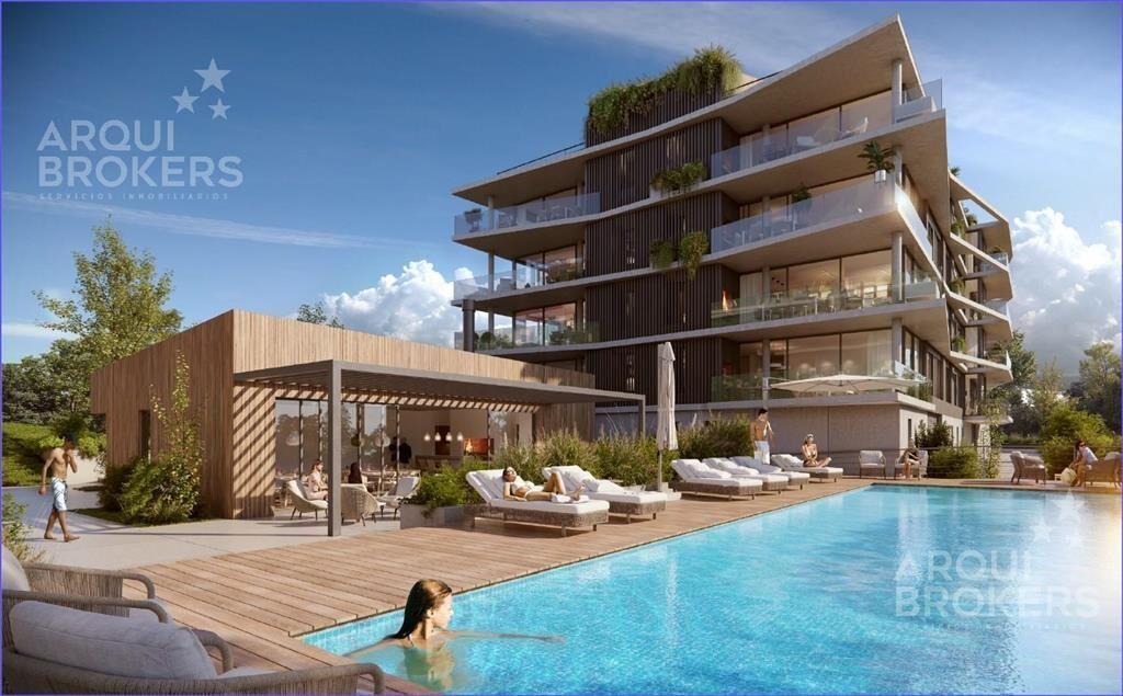 Apartamento de tres dormitorios en venta en Carrasco - 102