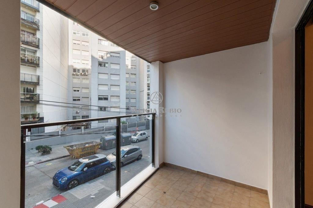 APARTAMENTO EN VENTA CON PATIO 122 MTS DE PARRILLERO. 2...