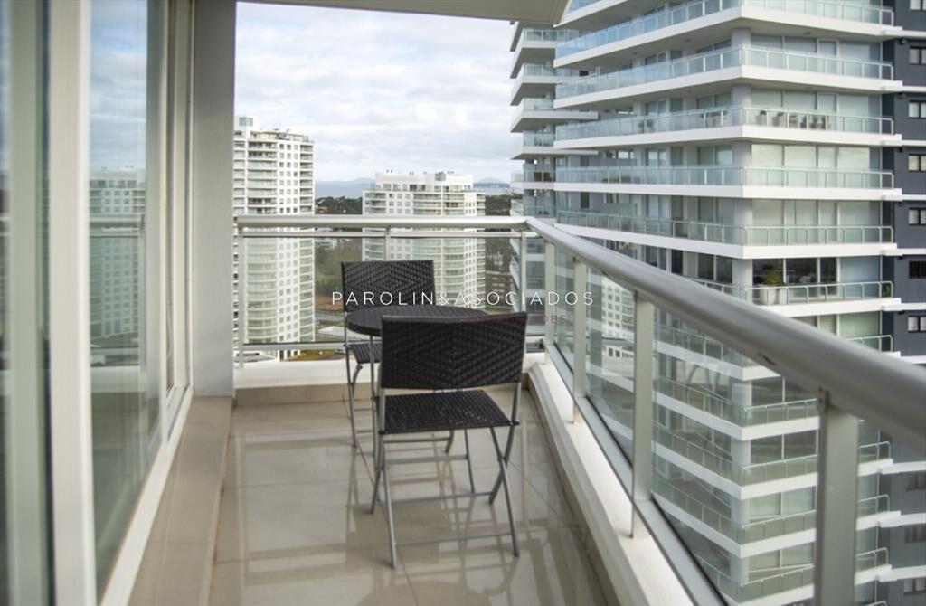 Apartamento de 1 dormitorio en torre One, Punta