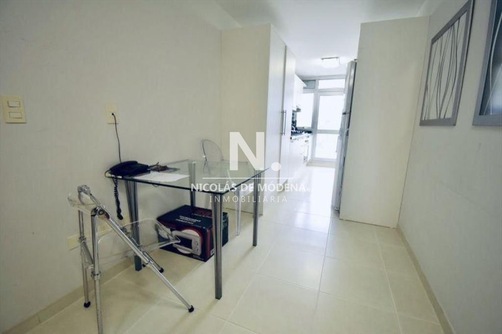 Apartamento en venta Playa Mansa 3 dormitorios