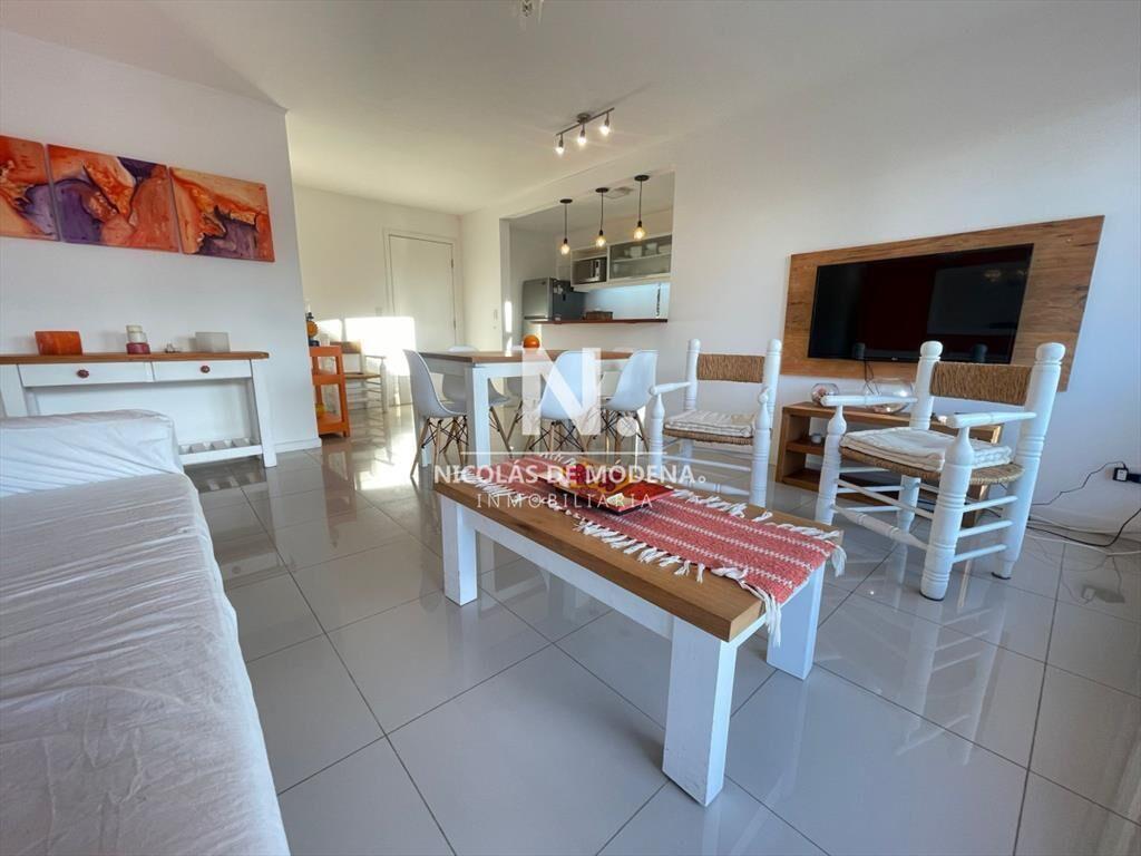 Apartamento de 2 dormitorios en venta en Aidy Grill, Punta