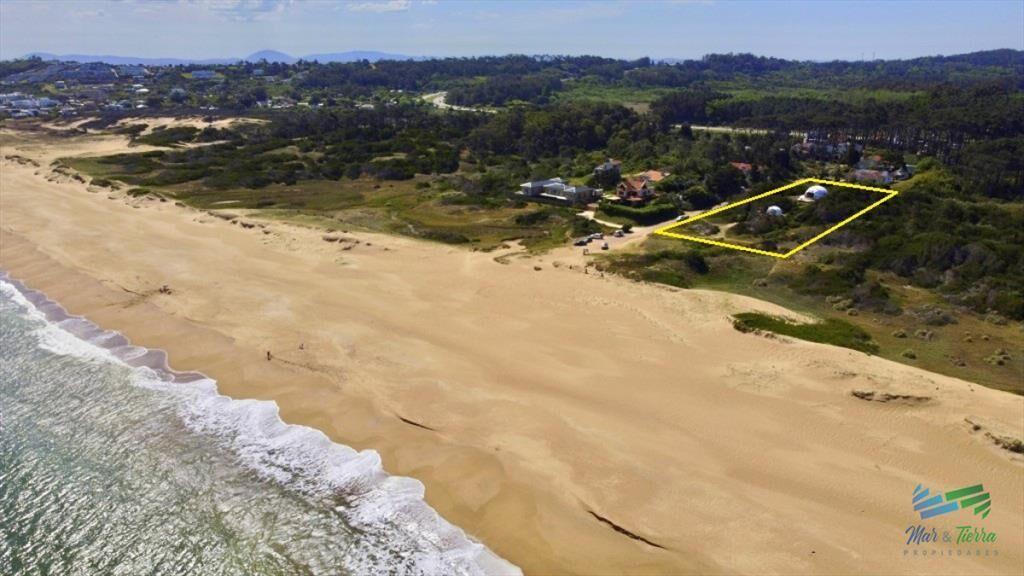 Venta terreno primera linea Playa Mansa