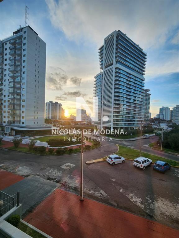 Departamento de 1 dormitorio en venta en complejo