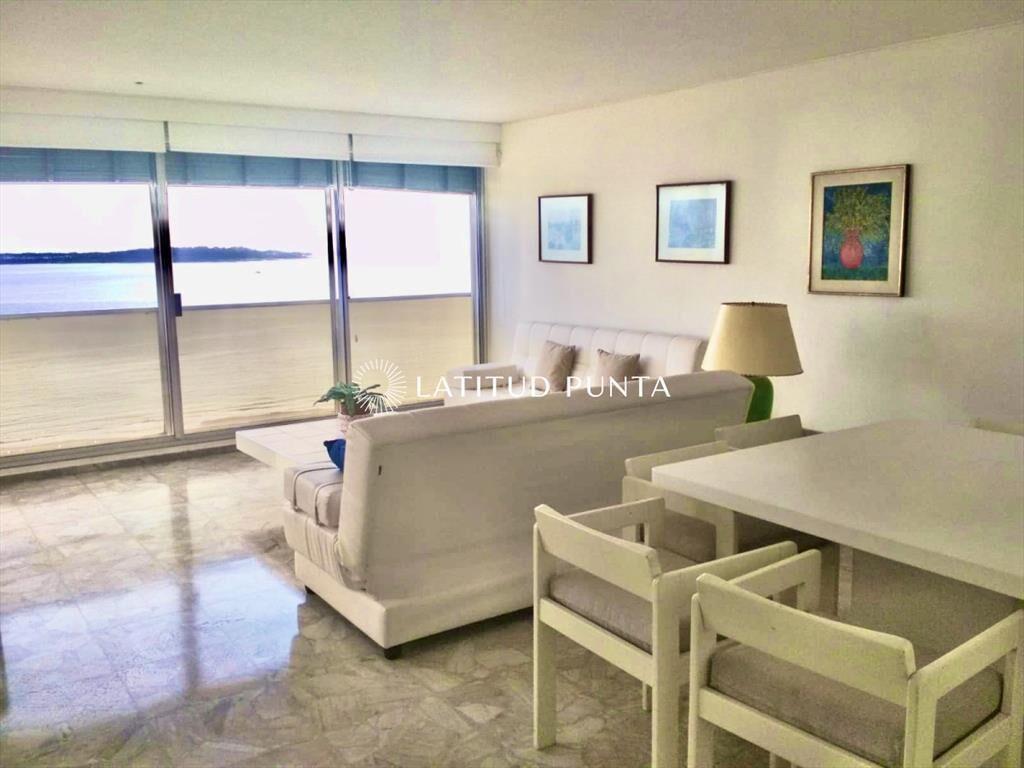 Apartamento en Tequendama, 3 dormitorios más dependencia
