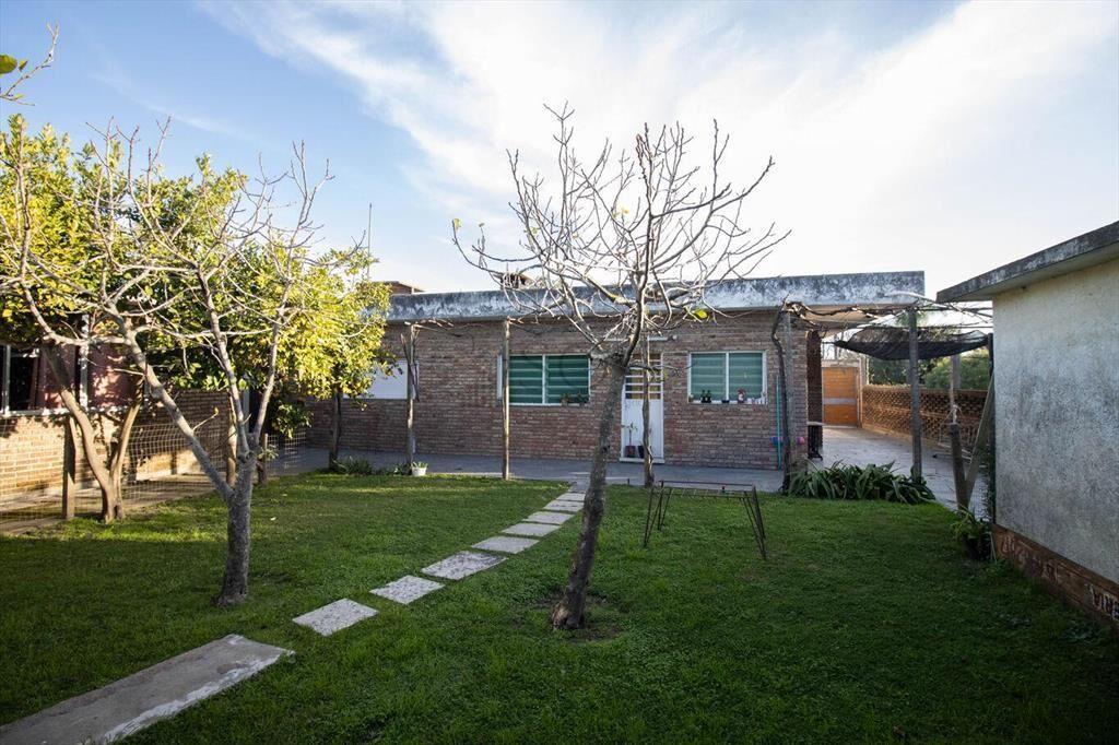 Venta Casa 4 dormitorios y apartamento independiente en Sol