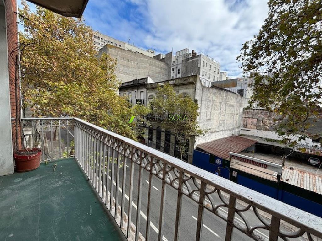 Oficina Sosa - Mercedes y Rondeau ampllio apartamneto de 3