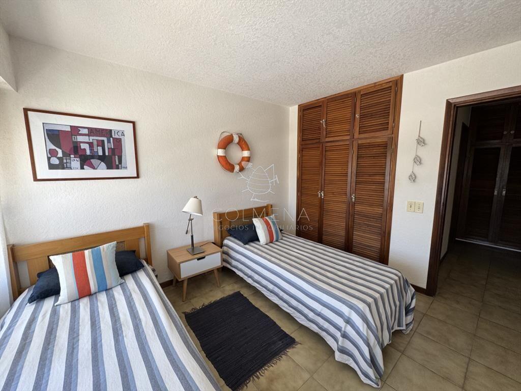 Apto de 1 dormitorio muy bien ubicado en con de